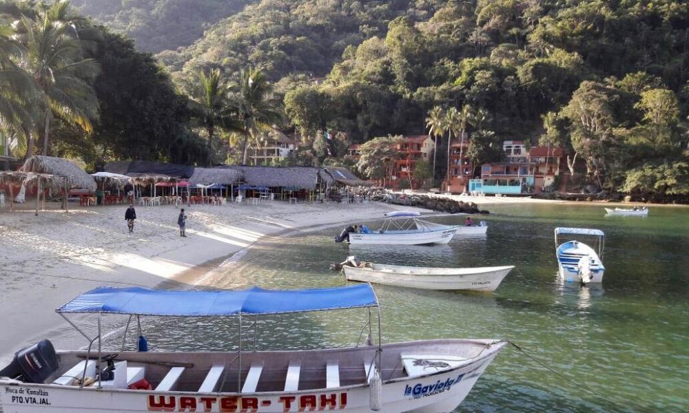Benefician estudiantes de Enfermería a pobladores de Cabo Corrientes