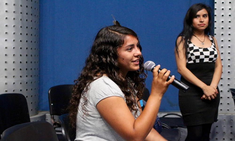 Presentan documental “The Lost Bird Project” a estudiantes de Biología