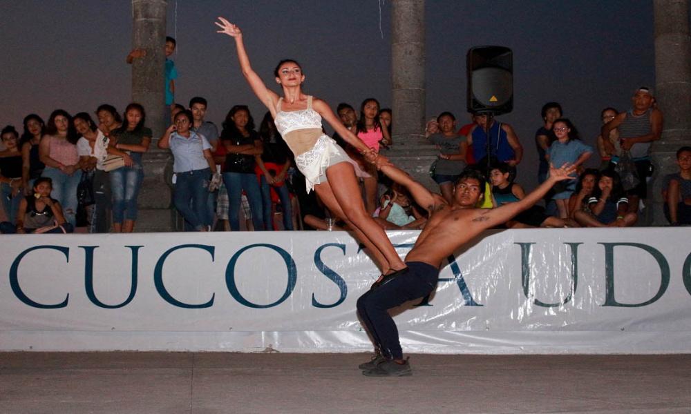 Promueven universitarios actividad física con Festival de Baile