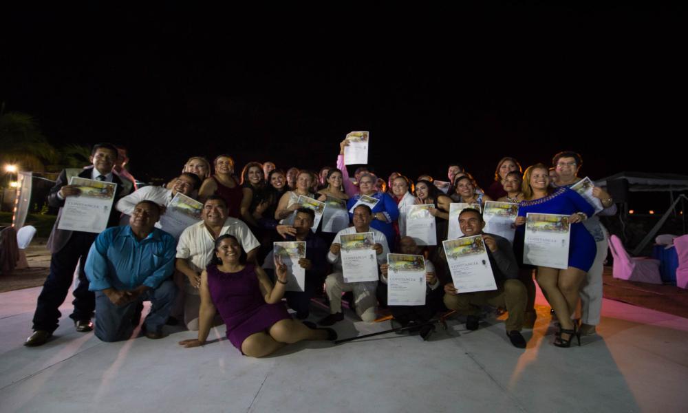 Clausuran diplomado ejecutivo impartido a personal de Velas Resorts