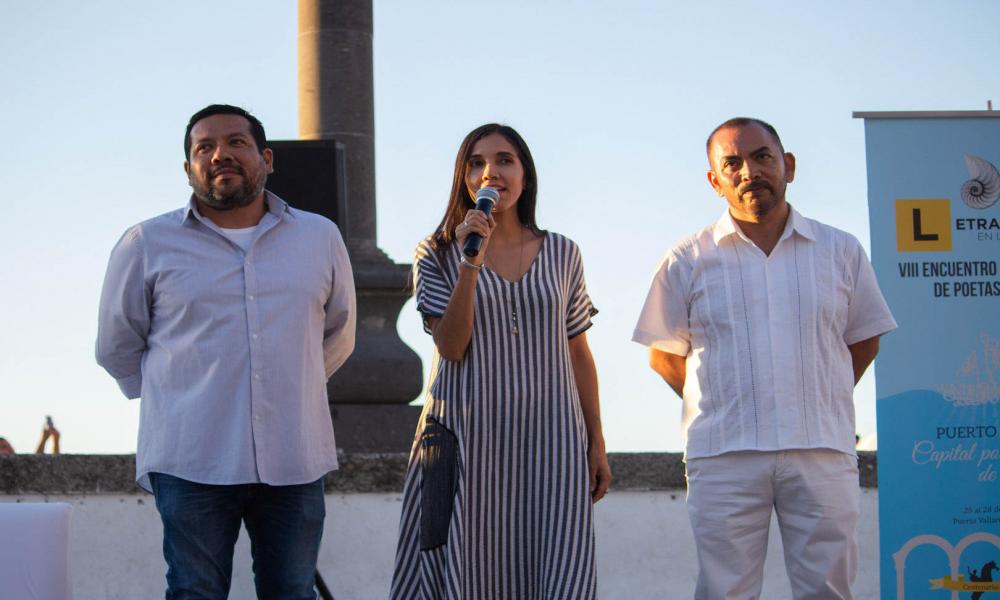 Con poesía vallartense inauguran octava edición de Letras en la Mar
