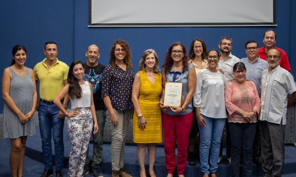 Entregan acreditación de calidad a licenciatura en diseño gráfico del CUCosta