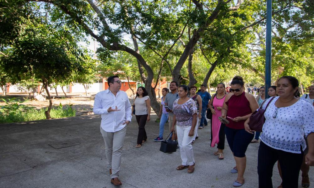 Licenciatura en Administración del CUCosta estrecha vinculación con padres de familia