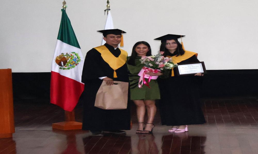 Egresaron 57 estudiantes de la carrera en Administración de la LIII Generación “Mtra. Julieta Vianney Madrigal Casian”