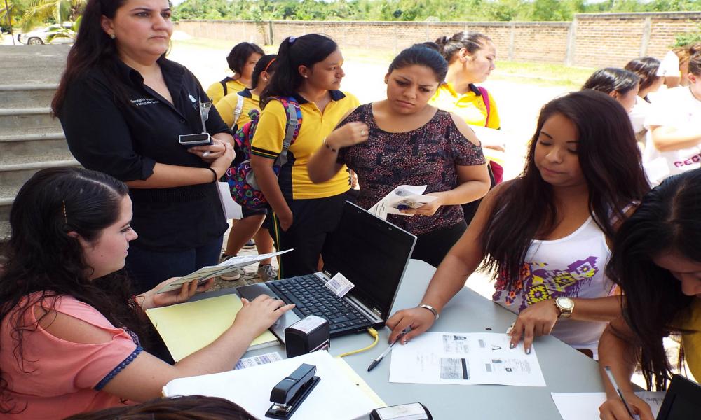 Solicitan estudiantes más apoyo al gobierno del estado en materia de transporte