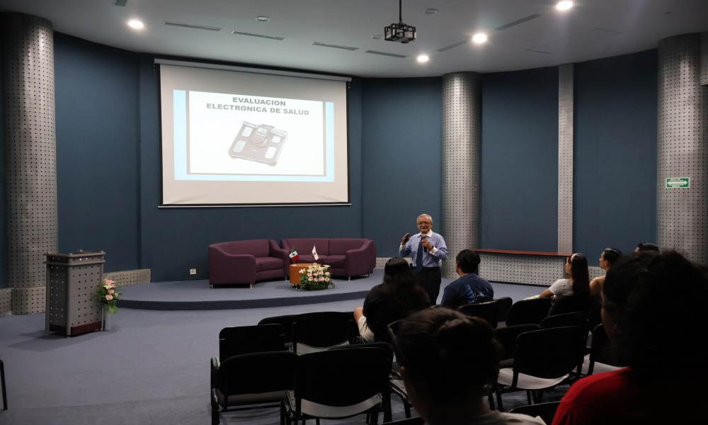 Estudiantes de las áreas de la salud compartieron sus conocimientos a la comunidad universitaria