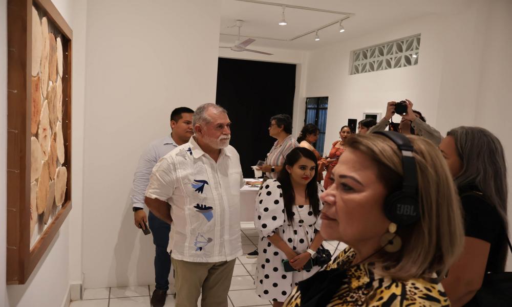 Demuestran estudiantes de Artes Visuales su talento en en ARTe VallARTa Museo