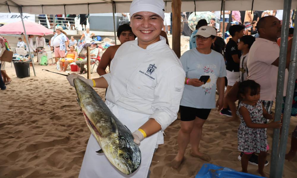 Estudiantes de Biología del CUCosta Participaron en Torneo de pesca de Los Muertos
