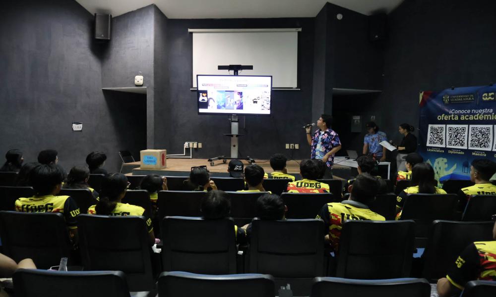Estudiantes de la Preparatoria Regional de Aranda conocen la oferta educativa de CUCosta