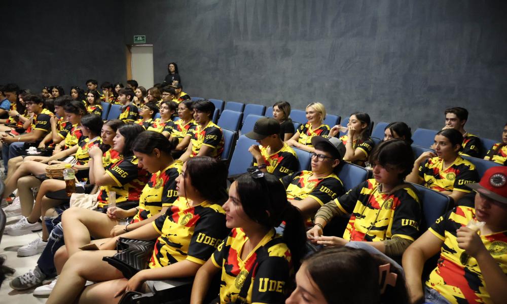 Estudiantes de la Preparatoria Regional de Aranda conocen la oferta educativa de CUCosta