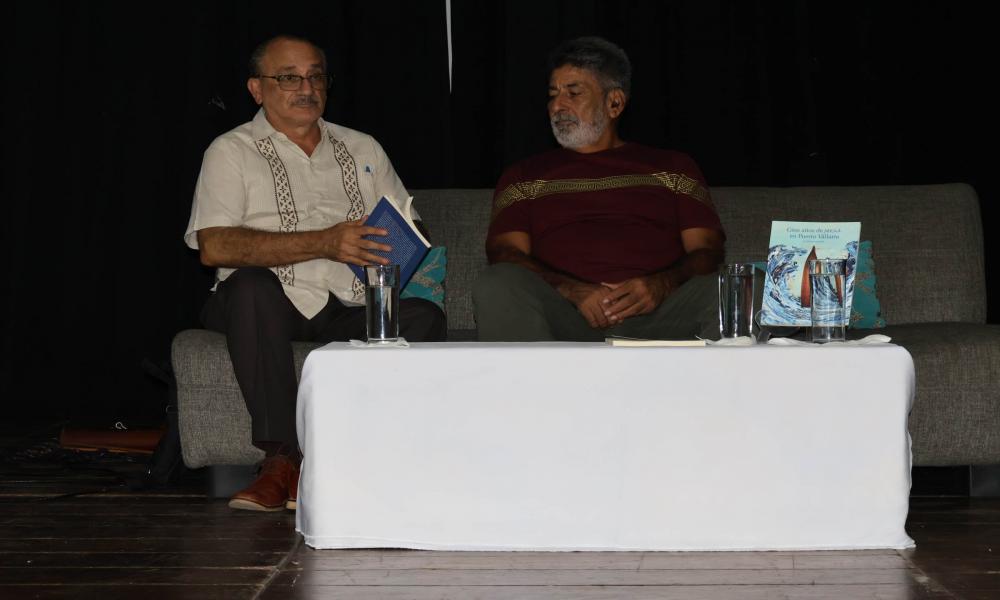 Presenta el Dr. Edmundo Andrade romo su libro “Cien Años de Poesía en Puerto Vallarta”