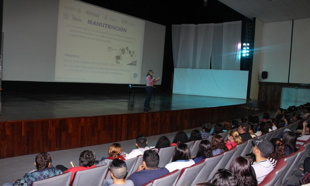 Admite el Centro Universitario de la Costa a más de 630 estudiantes de nivel superior