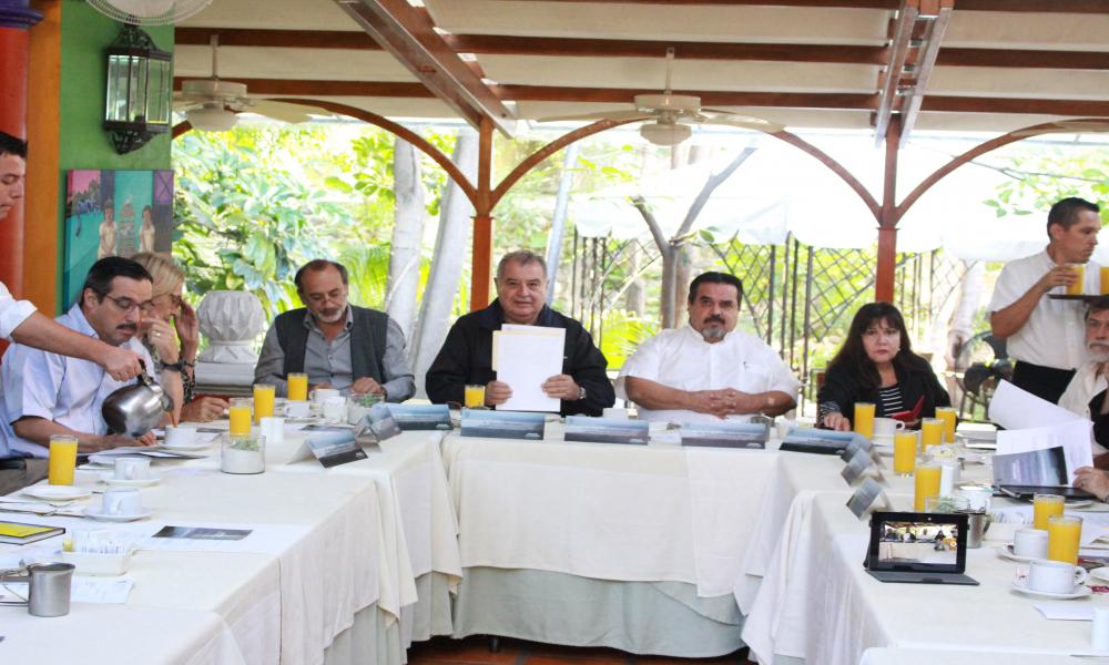 Convoca CUCosta a debate público sobre protección de la montaña de Puerto Vallarta.