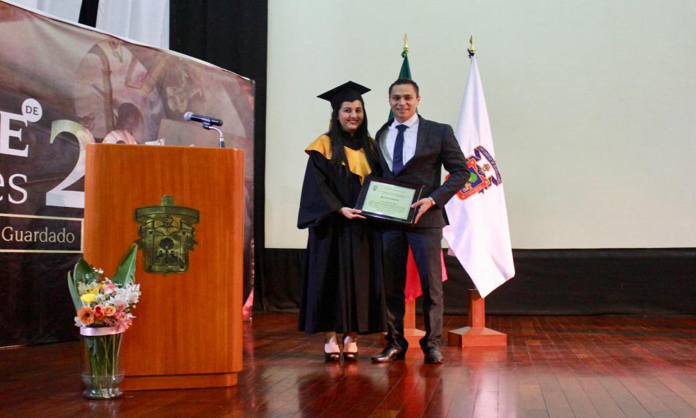 Compromiso y entrega, valores de egresados de Medicina del CUCosta