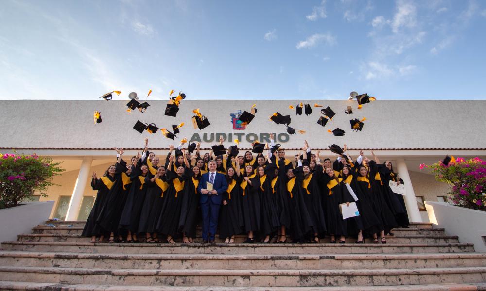 Egresa la Décima Quinta Generación de Licenciatura en Medicina