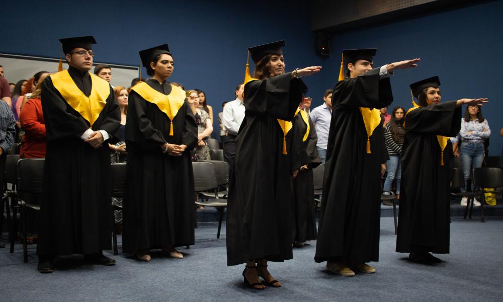 Egresa primera generación de Artes Visuales para la Expresión Fotográfica