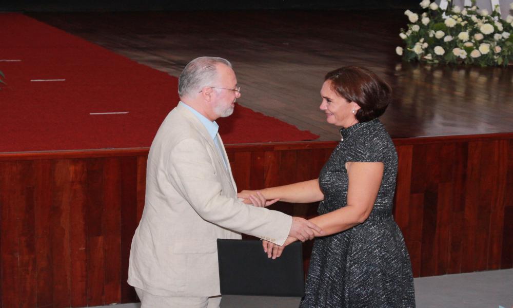 Comunidad CUCosta rinde homenaje póstumo a Dr. Armando Soltero