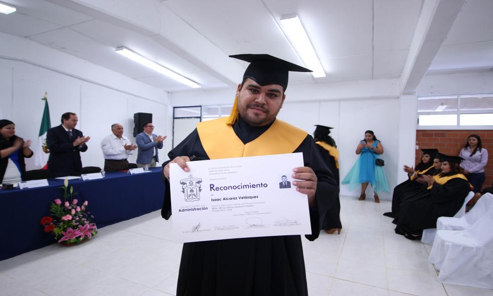 Egresa la primera generación del CUCosta en su Sede Tomatlán