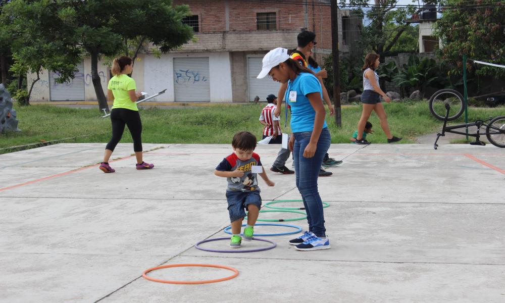 Atienden universitarios a más de 330 personas en Joyas del Pedregal