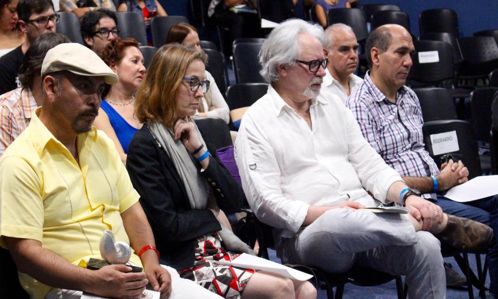 La poesía, locura de unos cuantos Raúl Renán