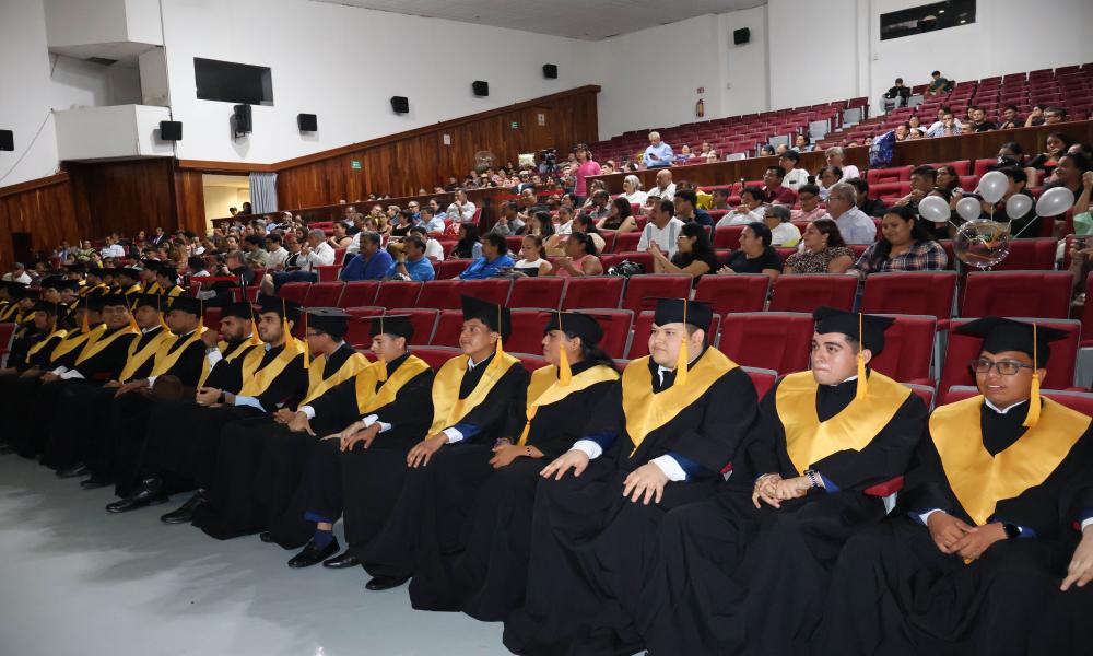 Doble Graduación; orgullosos se gradúan Ingenieros en Telemática y Videojuegos