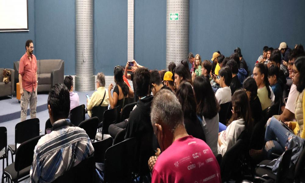 Impartió el Dr. Jeffry Steven Fernández curso sobre “Riesgo y Amenazas en Internet”