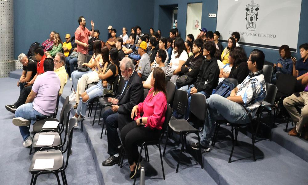 Impartió el Dr. Jeffry Steven Fernández curso sobre “Riesgo y Amenazas en Internet”