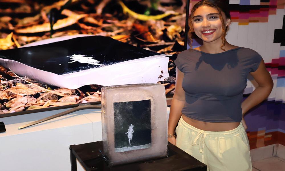 Demuestran estudiantes de Artes Visuales su talento en en ARTe VallARTa Museo