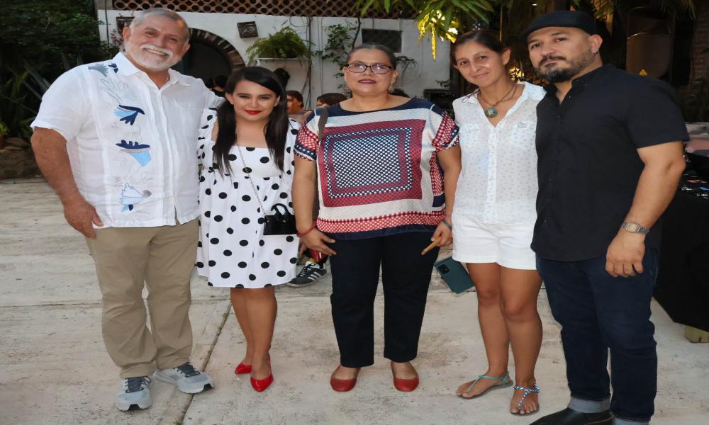 Demuestran estudiantes de Artes Visuales su talento en en ARTe VallARTa Museo
