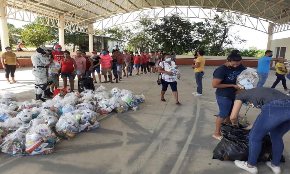 Entregan 236 despensas a afectados por huracán “Nora” en Tomatlán y Cabo Corrientes