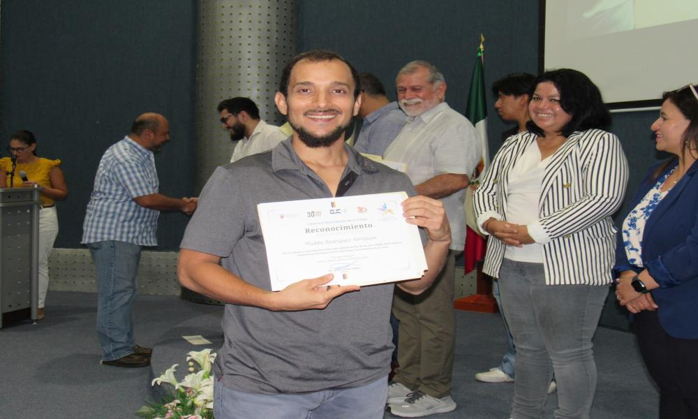 Entregan reconocimientos a agentes de paz en el Centro Universitario de la Costa