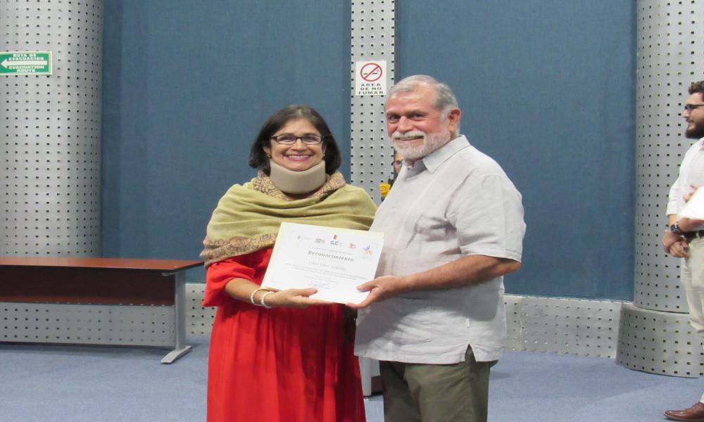 Entregan reconocimientos a agentes de paz en el Centro Universitario de la Costa