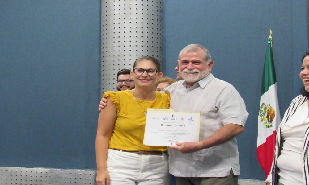 Entregan reconocimientos a agentes de paz en el Centro Universitario de la Costa