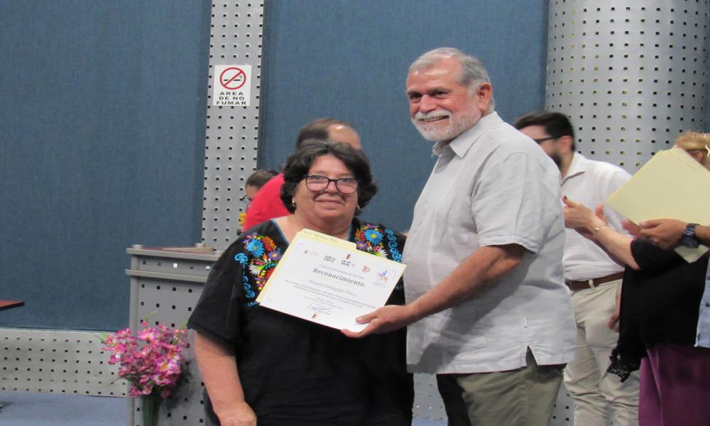 Entregan reconocimientos a agentes de paz en el Centro Universitario de la Costa