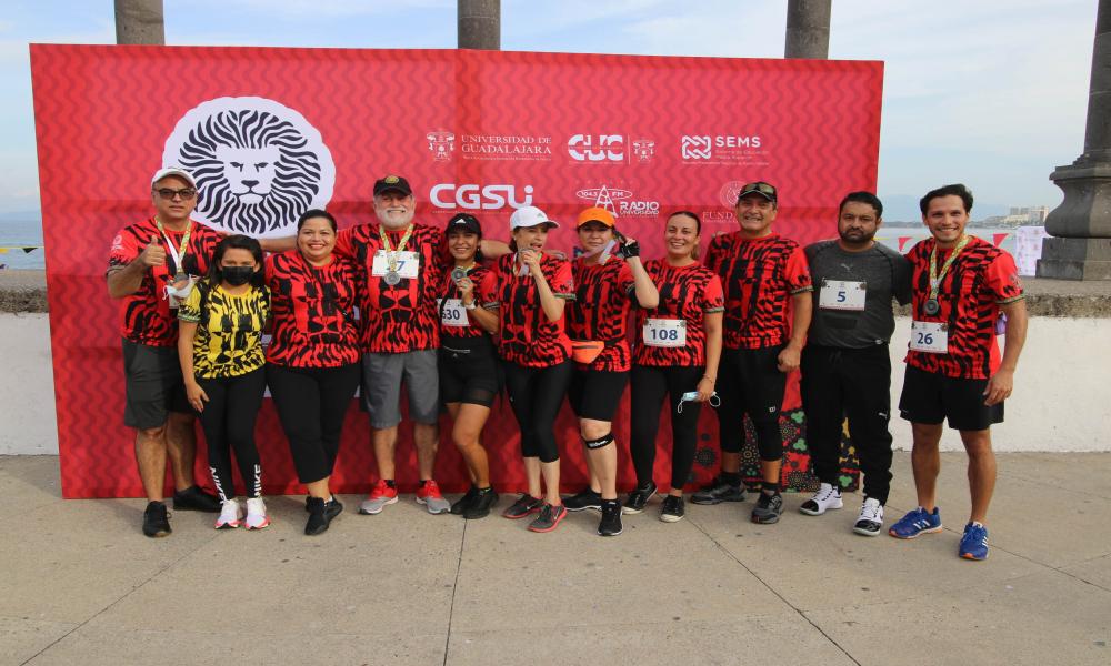 Rugieron corredores en la Quinta Carrera Leones Negros de Puerto Vallarta