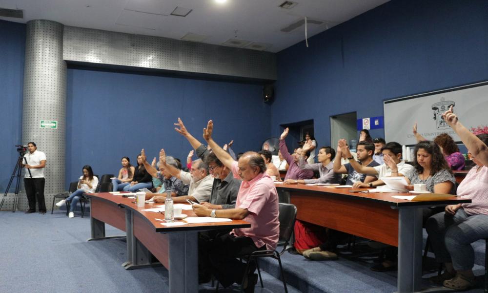 Presentan los tres candidatos a la Rectoría del CUCosta