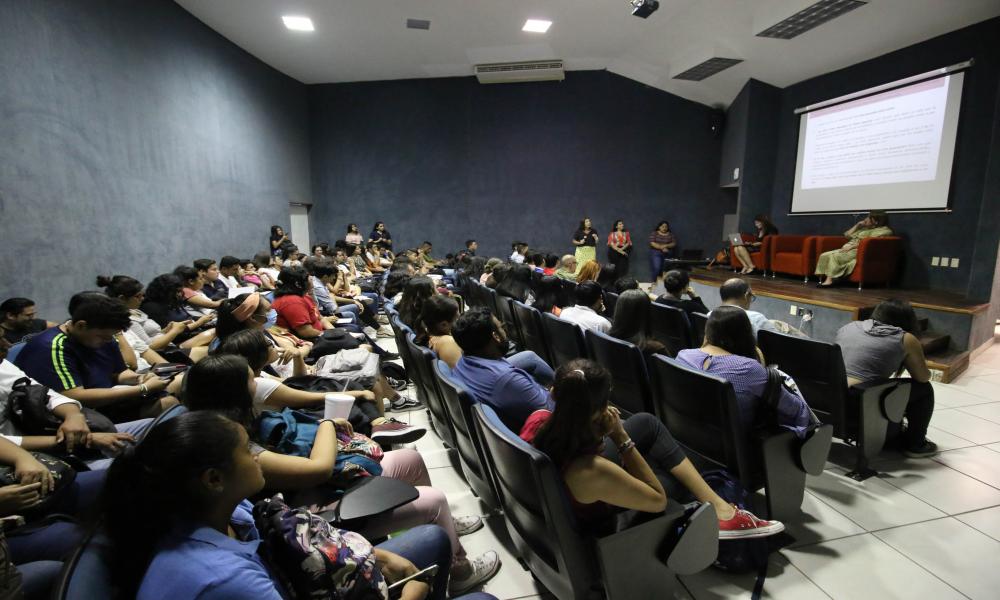 En el CUCosta Impartieron la Conferencia “Economía Feminista, Nuevos Retos del Trabajo en el Siglo XXI”