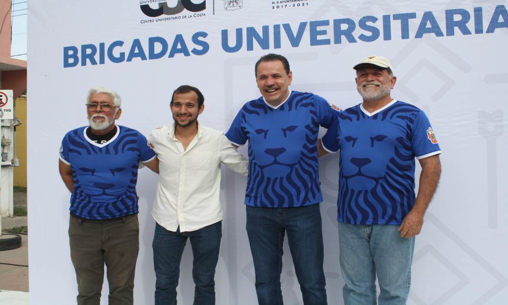 “Brigadas Universitarias” del CUCosta, Ahora benefició a Cientos de Familias de San Vicente