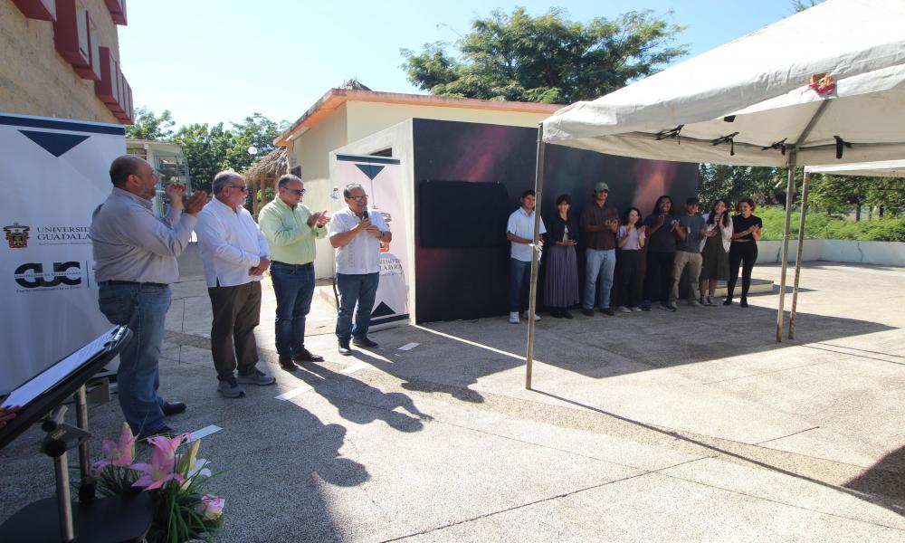 Inauguran mural “Pálido Punto Azul”, obra de estudiantes del CUCosta