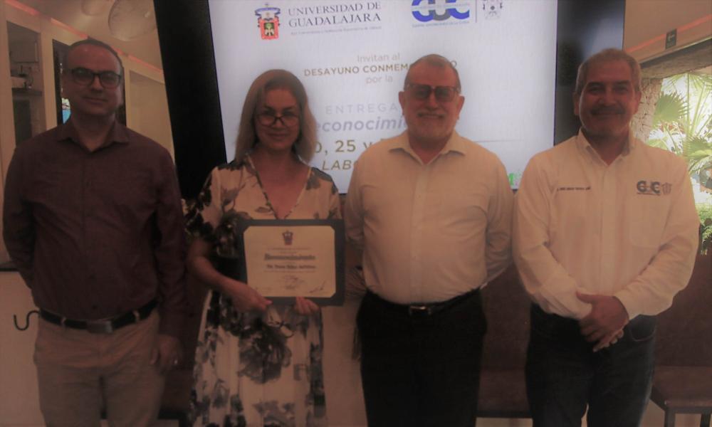 Ofrecen merecido reconocimiento a profesores de la División de Ingenierías
