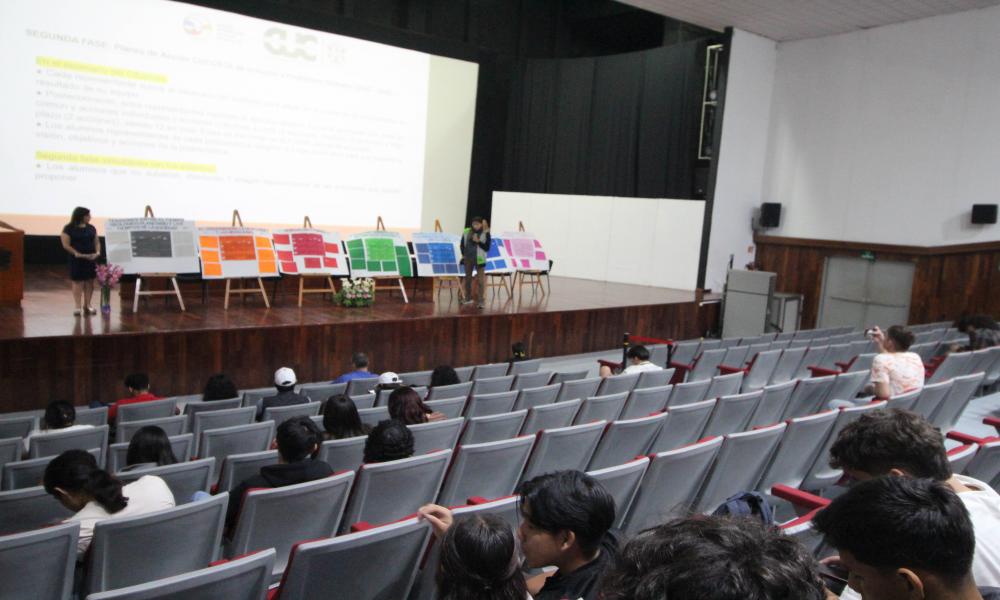 Se desarrolla con éxito el primer curso “Clase de Análisis de Problemas Globales del Siglo XXI”