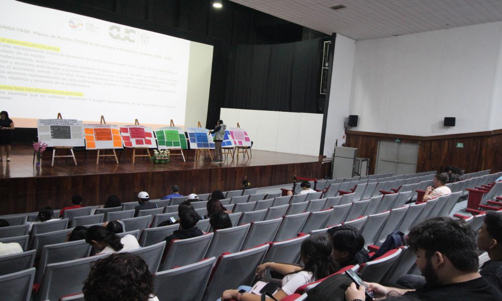 Se desarrolla con éxito el primer curso “Clase de Análisis de Problemas Globales del Siglo XXI”