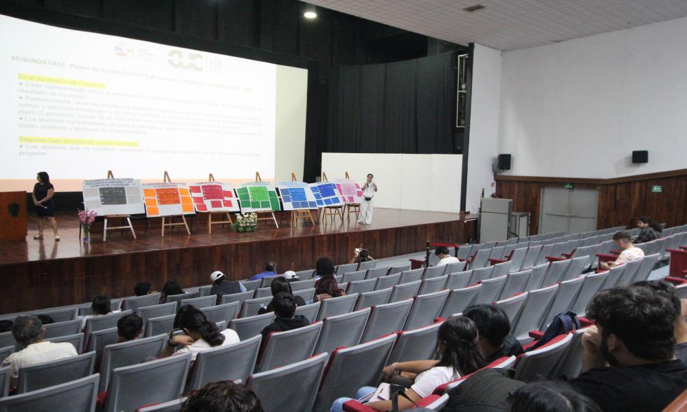 Se desarrolla con éxito el primer curso “Clase de Análisis de Problemas Globales del Siglo XXI”