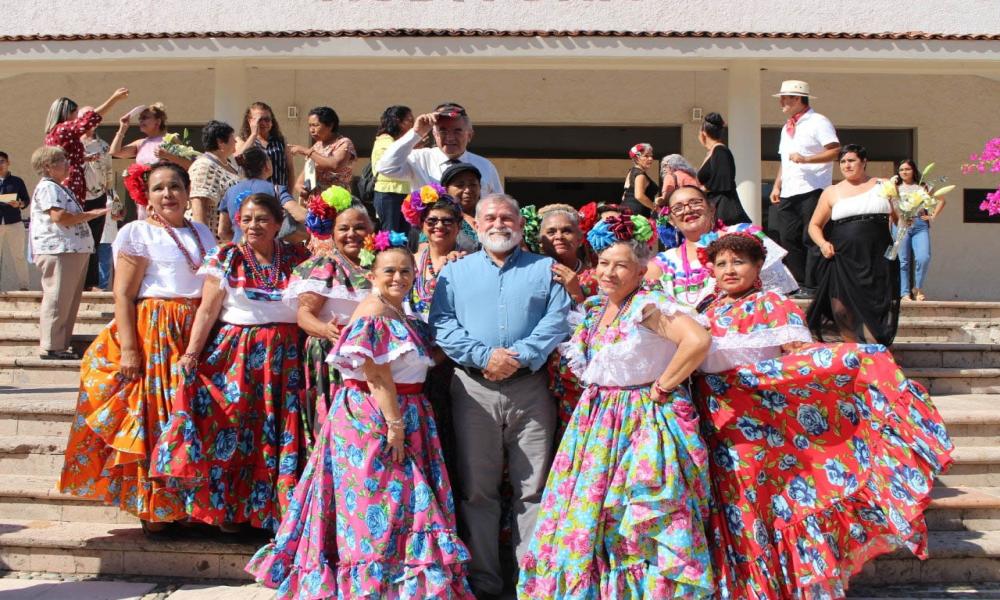 Emotiva clausura del programa del Sistema Universitario del Adulto Mayor en CUCosta