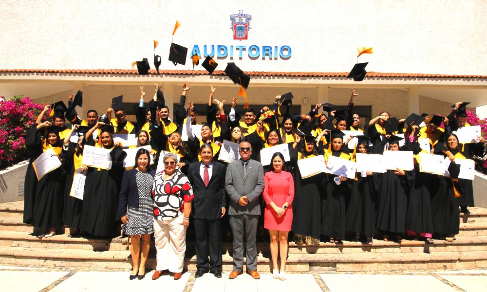 Se titularon 18 abogados de 37 egresados de la Quincuagésima Primera Generación “Mtro. José Emigdio Hurtado Rolón”