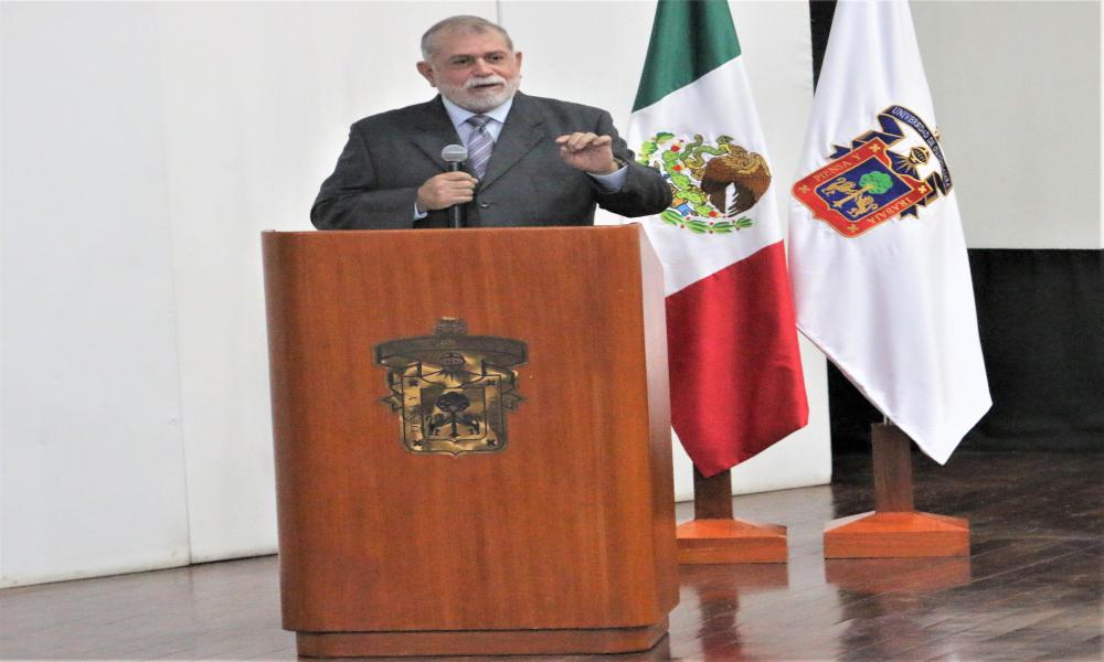 Se titulan 32 egresados de la L Generación de la Lic. en Abogado del CUCosta