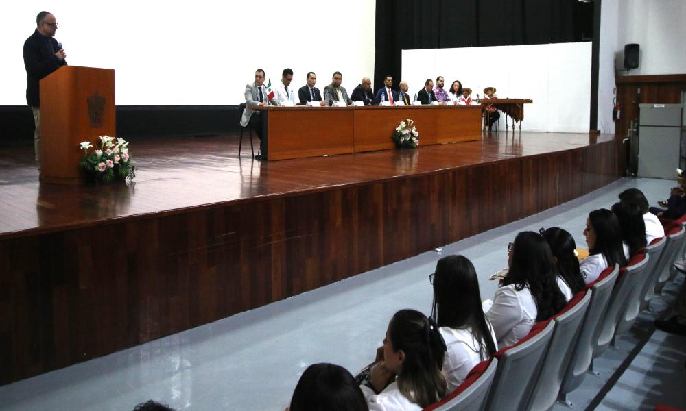 Egresa Primera Generación de Especialidades Médicas en CUCosta