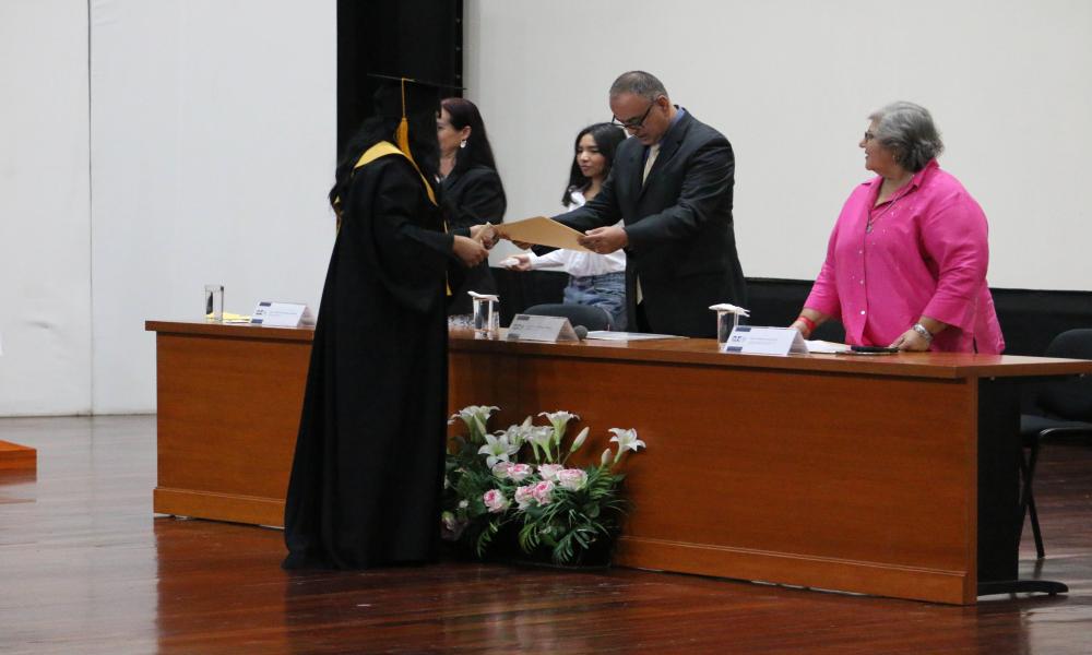 Se titulan 14 egresados de la XLIX Generación Abogados “Mtra. María Elena Sandoval”