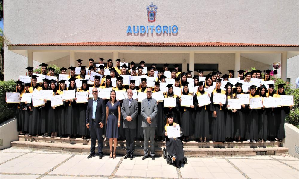 Se titula el 97% de los egresados de la LI Generación de la carrera en Administración “Mtra. Claudia Gauthiez González”