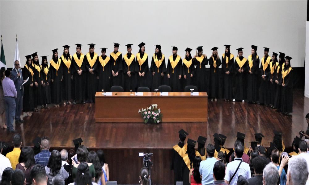 Se realiza acto académico de la Quincuagésima Generación de Lic. Administración “Mtra. Claudia Gauthiez González”